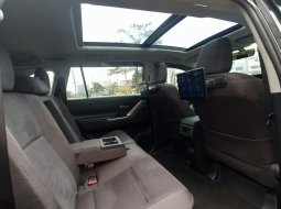 Toyota Kijang Innova Zenix v Hybrid 2023 Hitam 3