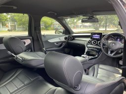 Mercedes-Benz C-Class C200 2018 Hitam 7