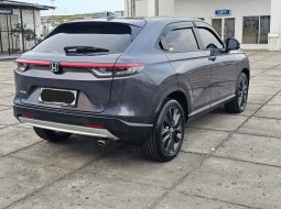 Honda HR-V se sensing 2023 Abu-abu / grey 5