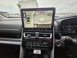 Toyota Kijang Innova Zenix Q Hybrid modelista tss 2023 Putih 9
