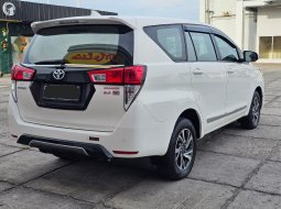 Toyota Kijang Innova V A/T Diesel 2022 Putih 6