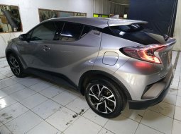 Toyota C-HR HYBRID 1.8L CVT AT 2020 6