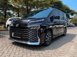 Toyota New Voxy CVT At Matic 2022 Ungu