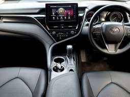 Toyota Camry 2.5 V 2021 putih km28rban sunroof pajak panjang tangan pertama cash kredit bisa dbantu 8