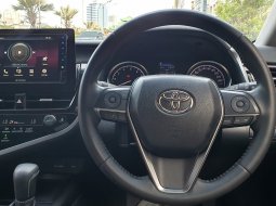 Toyota Camry 2.5 V 2021 putih km28rban sunroof pajak panjang tangan pertama cash kredit bisa dbantu 17