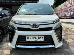 Toyota Voxy 2.0 A/T Tahun 2018 Kondisi Mulus Terawat Istimewa