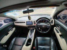 TDP (21JT) Honda HRV E PRESTIGE 1.8 AT 2018 Abu-abu  5