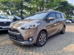 Toyota Sienta V MT 2019 3