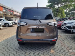 Toyota Sienta V MT 2019 5