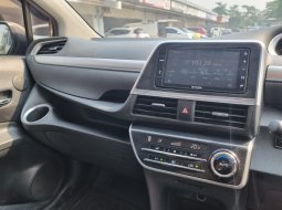 Toyota Sienta V MT 2019 16
