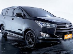 JUAL Toyota Innova 2.0 Venturer AT 2018 Hitam