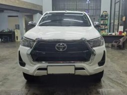 Toyota Hilux 2.4 V D-CAB 4x4 Diesel-MT 1