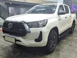 Toyota Hilux 2.4 V D-CAB 4x4 Diesel-MT 3