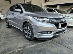 Honda HRV Prestige 1.8 AT ( Matic ) 2017 Abu² Muda Km 102rban Plat Jakarta timur 2