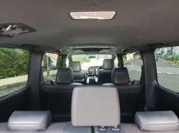 Toyota Voxy 2.0 A/T Atpm 2018 Hitam 7