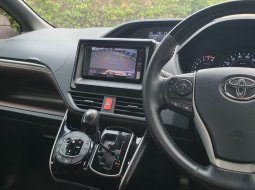 Toyota Voxy 2.0 A/T Atpm 2018 Hitam 13