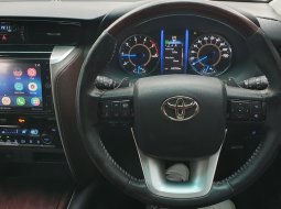Toyota Fortuner 2.4 VRZ 4x2 AT 2016 Diesel Putih 11