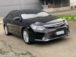 Toyota Camry V 2015 Hitam 3