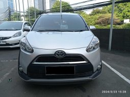 TDP (11JT) Toyota SIENTA V 1.5 AT 2019 Silver  1