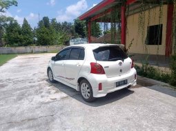 Toyota Yaris E 2013 Putih 3