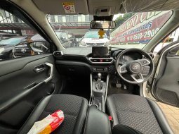 Toyota Raize 1.0T GR Sport CVT (Two Tone) Tahun 2021 Kondisi Mulus Terawat Istimewa 5