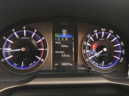 Toyota Kijang Innova V 2022 reborn new matic bensin km 34rb siap TT om 5