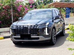 KM 6rb ! Hyundai Palisade Signature 2.2D At Facelift 2023 Abu-abu 3