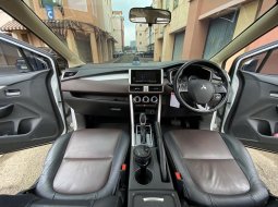 Mitsubishi Xpander Cross Premium Package AT 2021 nego lemes dp minim bs TT gan om 4