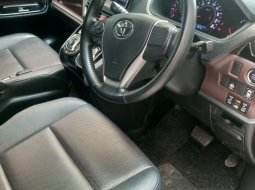 Toyota Voxy 2.0 A/T 2017 9