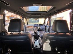Toyota Voxy 2.0 A/T 2018 dp 7jt siap Tt om 4