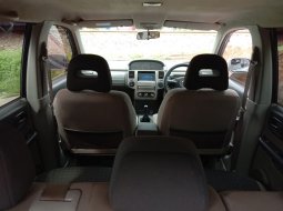 Nissan X-Trail 2.0 M/T 2002 Beige 2