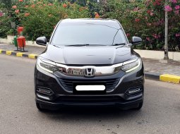 Honda HR-V E Special Edition 2019 dark olive km 22 rban tangan pertama dari baru cash kredit bisa 1