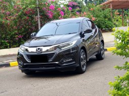 Honda HR-V E Special Edition 2019 dark olive km 22 rban tangan pertama dari baru cash kredit bisa 3