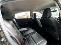 Honda HR-V E Special Edition 2019 dark olive km 22 rban tangan pertama dari baru cash kredit bisa 8