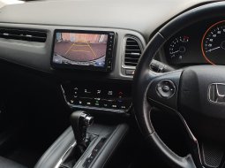 Honda HR-V E Special Edition 2019 dark olive km 22 rban tangan pertama dari baru cash kredit bisa 17