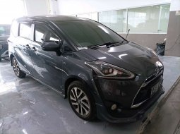 Toyota Sienta Q AT 2017 3