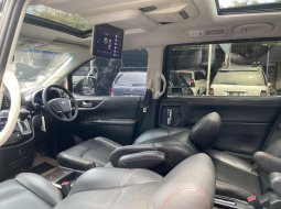 Nissan Elgrand Highway Star 2011 8