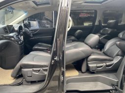 Nissan Elgrand Highway Star 2011 10