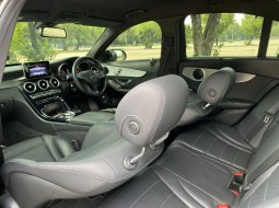 Mercedes-Benz C-Class C200 2018 Hitam 8