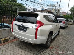 Jual mobil Mitsubishi Pajero Sport 4x2 Exceed AT 2019 5