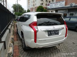 Jual mobil Mitsubishi Pajero Sport 4x2 Exceed AT 2019 6