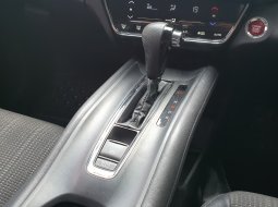 Honda HR-V 1.5L E CVT 2018 abu metalik silver km48rban pajak panjang tangan pertama dari baru 5