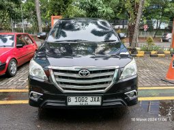 Jual Toyota Kijang Innova V Luxury A/T Gasoline 2015 Hitam 1
