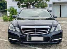 Mercedes-Benz E-Class E 300 2011 Hitam