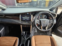 Toyota Innova V 2.0 Bensin AT ( Matic ) 2018 Hitam Km low 40rban  bekasi 10
