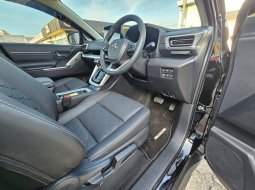 Toyota Kijang Innova Zenix Q Hybrid modelista tss 2023 Hitam 10