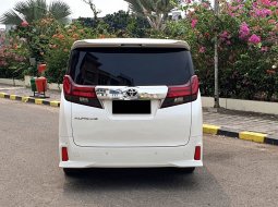 Toyota Alphard SC CBU IU 2015 Pilotseat AT Putih 5