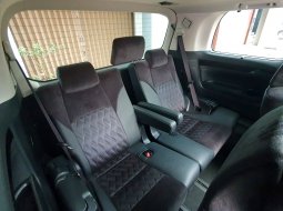 Toyota Alphard SC CBU IU 2015 Pilotseat AT Putih 9