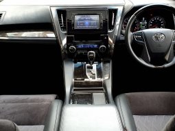 Toyota Alphard SC CBU IU 2015 Pilotseat AT Putih 12