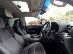Toyota Alphard SC CBU IU 2015 Pilotseat AT Putih 13